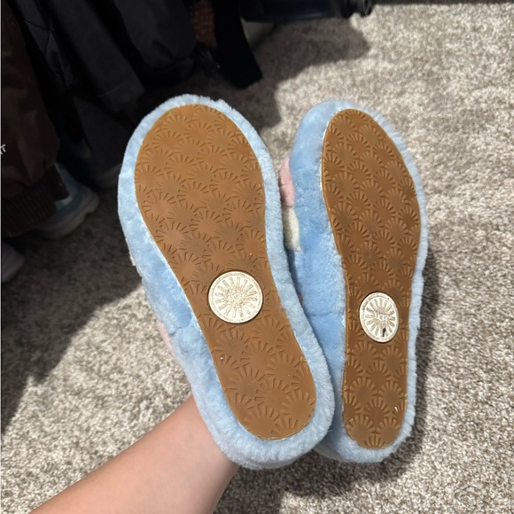 UGG Women's Pastel Fluff Yeah Slippers Size 8 - Picture 3 of 4